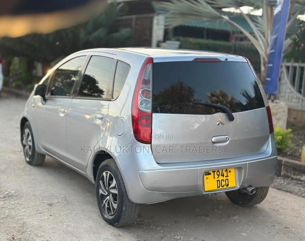 Mitsubishi Colt 2006 Silver