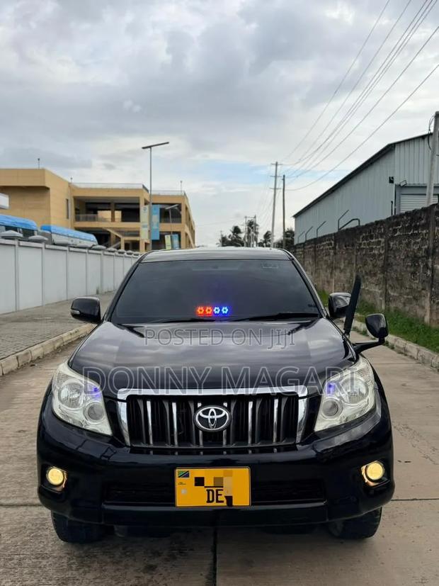 Toyota Land Cruiser Prado 2011 Black