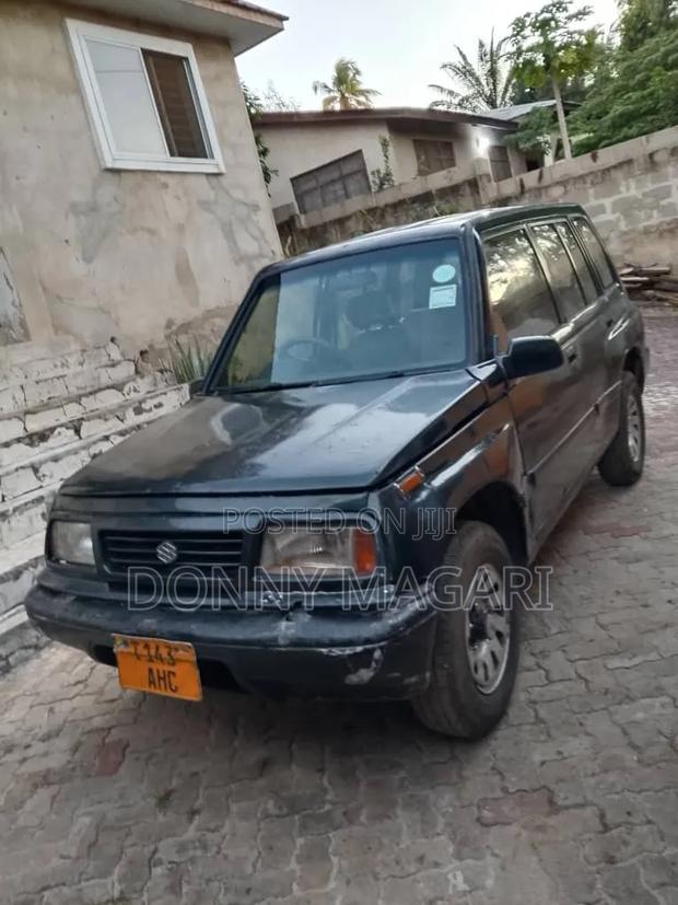 Suzuki Escudo 2005 Black