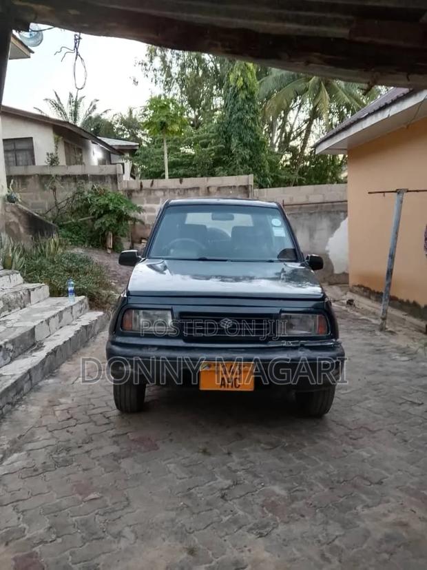 Suzuki Escudo 2005 Black