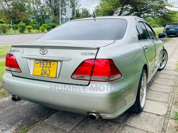 Toyota Crown Royale 2005 Silver