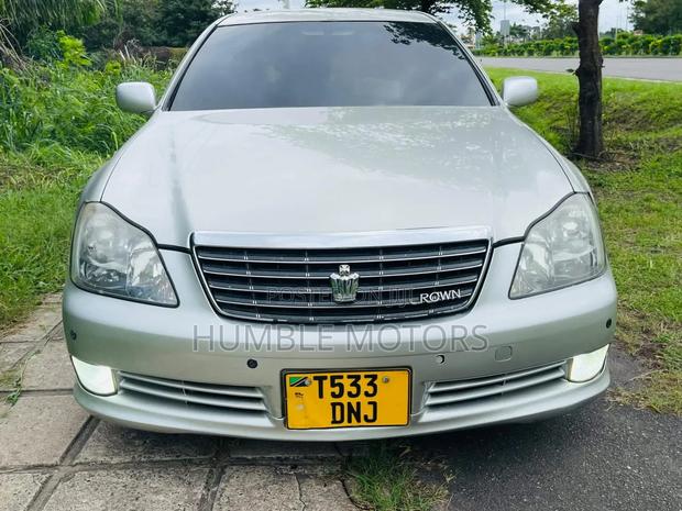 Toyota Crown Royale 2005 Silver