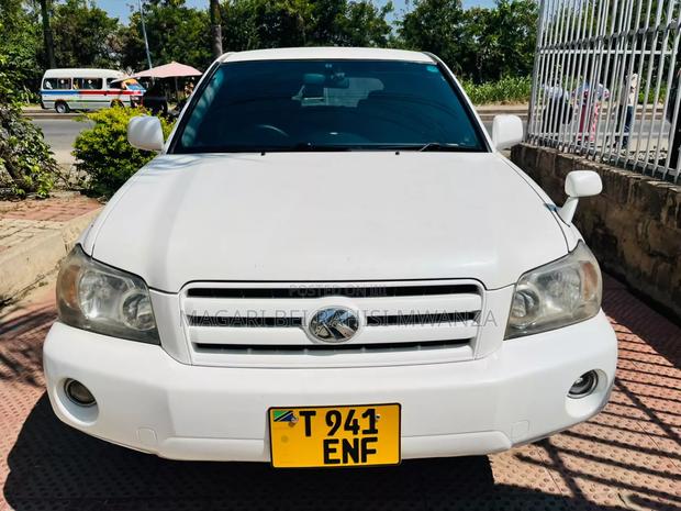 Toyota Kluger 2005 White