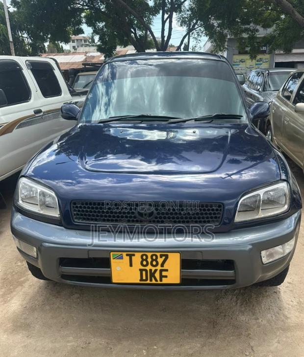 Toyota RAV4 1999 Blue