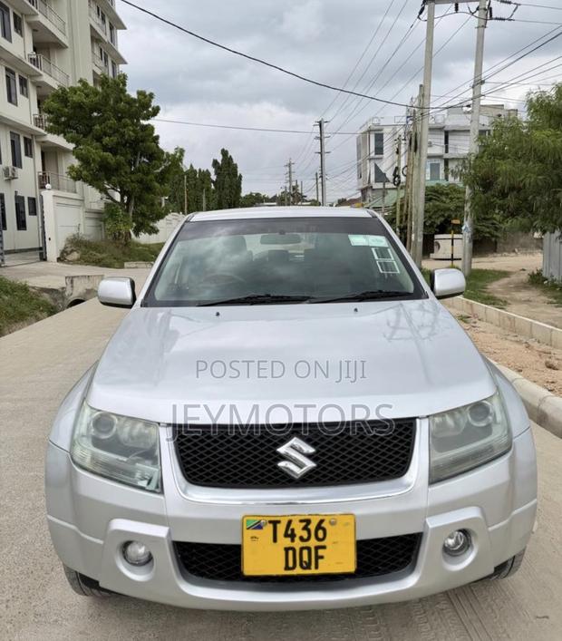 Suzuki Escudo 2006 Silver