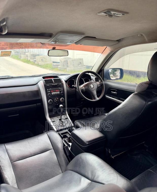 Suzuki Escudo 2006 Silver