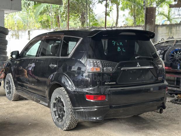 Mitsubishi Outlander 2011 Black