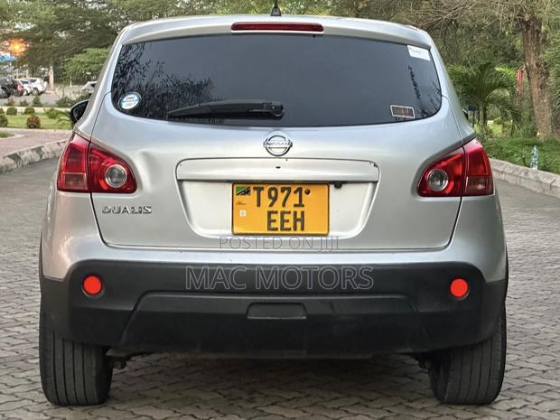 Nissan Dualis 2010 Silver
