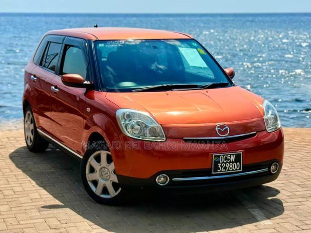 Mazda Verisa 2009 Orange