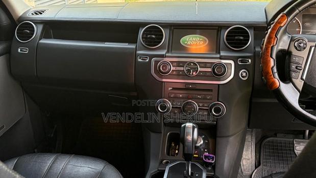 Land Rover Discovery 2010 Silver
