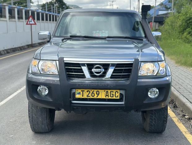 Nissan Patrol 2007 Silver