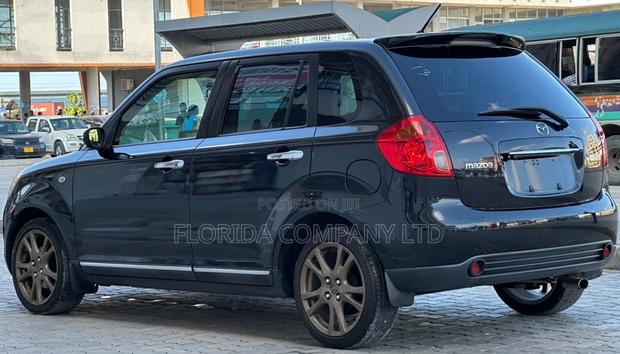 Mazda Verisa 2004 Black