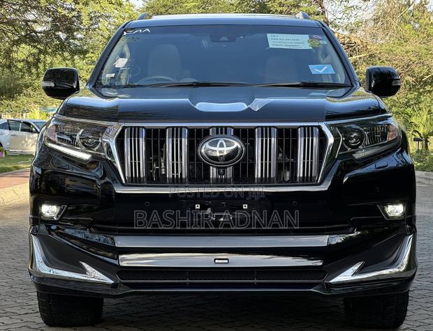Toyota Land Cruiser Prado 2.8 2023 Black