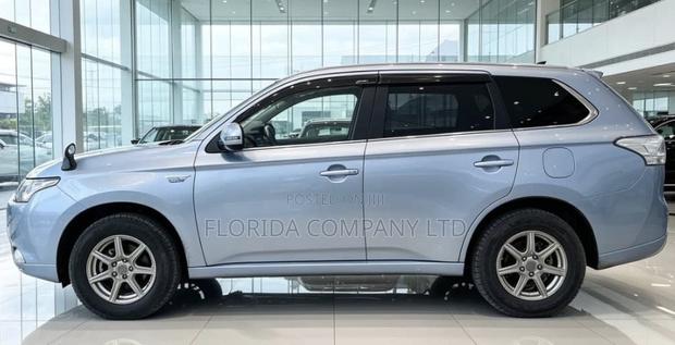 Mitsubishi Outlander 2013