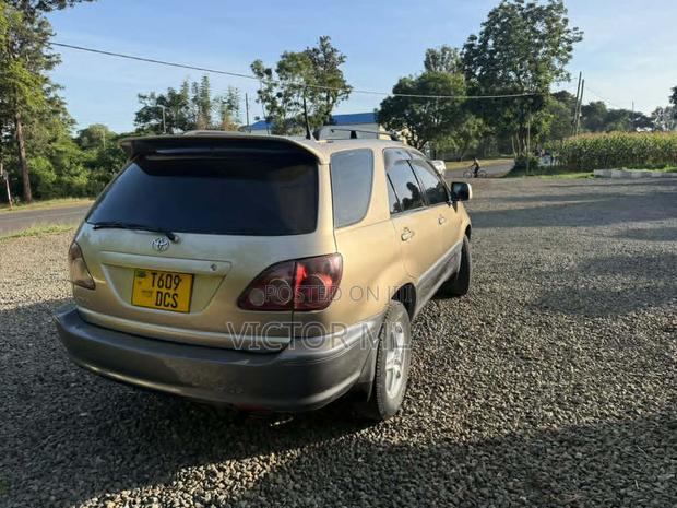 Toyota Harrier 2.4 4WD 2004 Gold