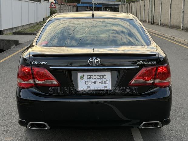 Toyota Crown 2009 Matt Black