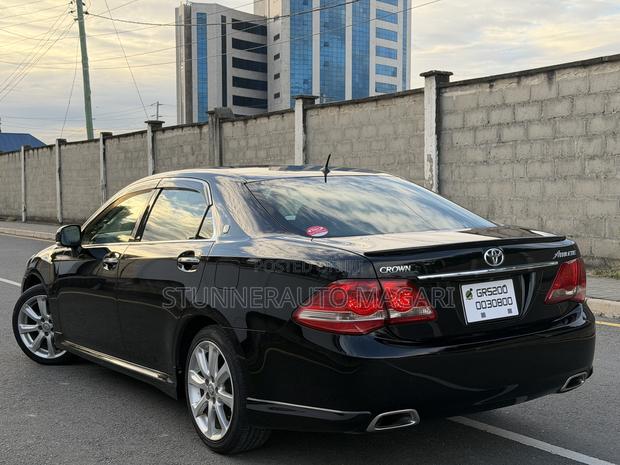 Toyota Crown 2009 Matt Black