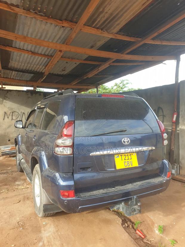 Toyota Land Cruiser Prado 2004 Blue