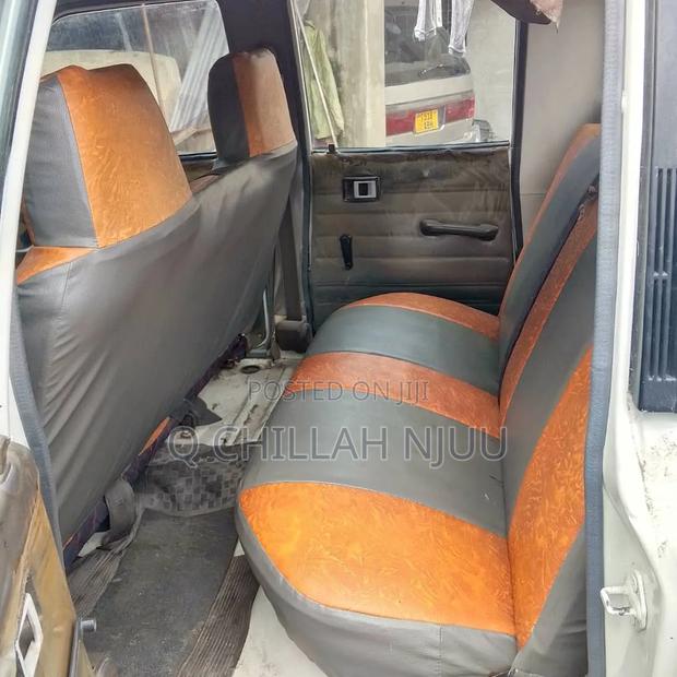 Toyota Hilux 2200 4x4 1986 White