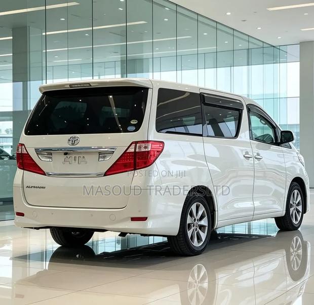 Toyota Alphard 2009