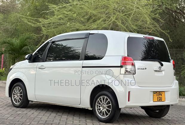 Toyota Spade 2014 White