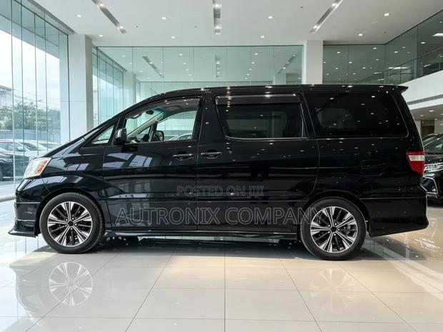 Toyota Alphard 2004 Black