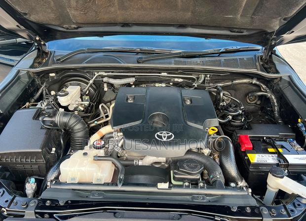 Toyota Fortuner 2024 Black