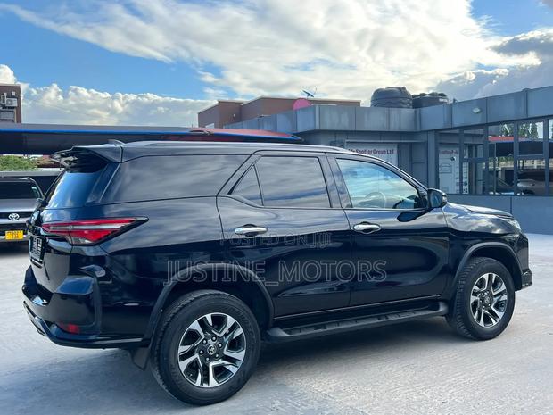 Toyota Fortuner 2023 Blue