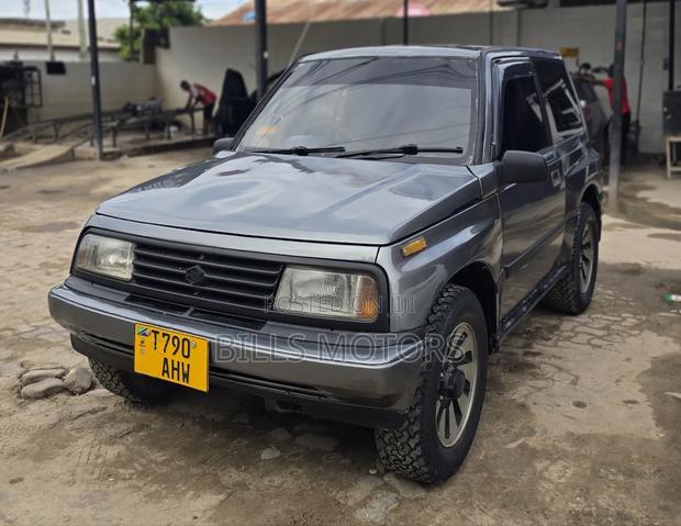 Suzuki Escudo 1990 Black