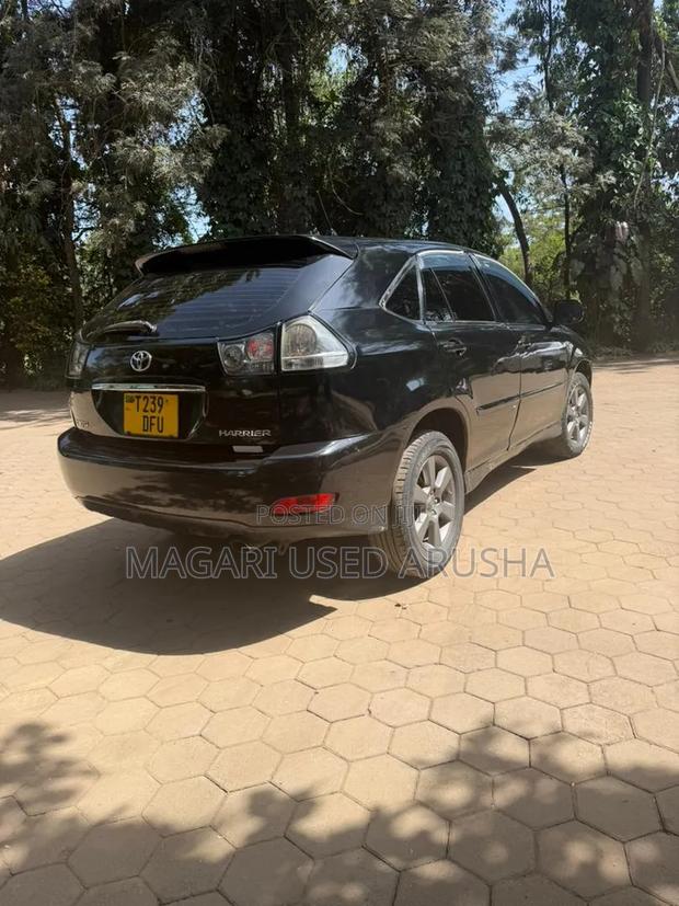 Toyota Harrier 2004 Black