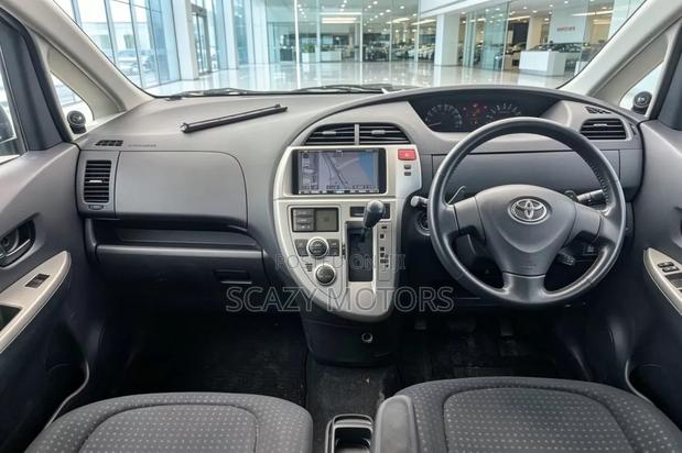 Toyota Ractis 2009 Black