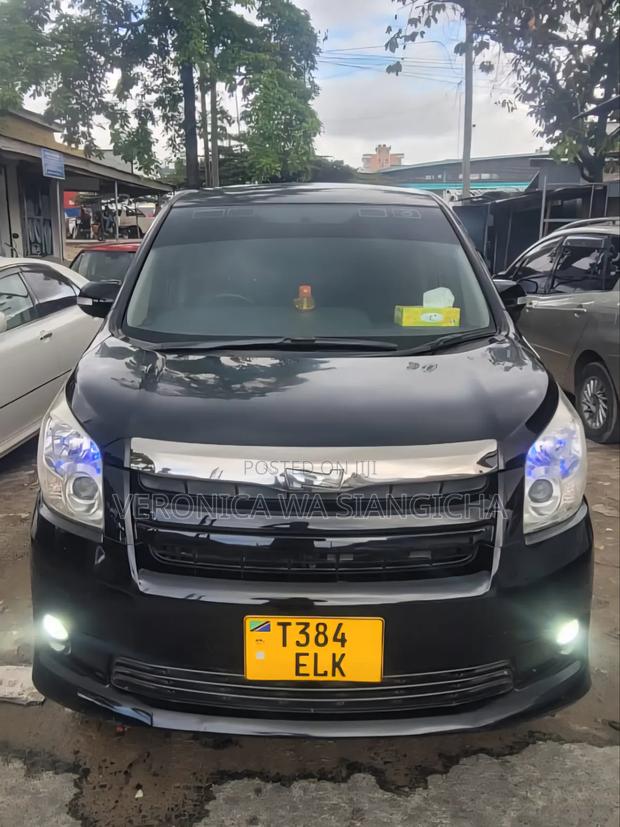 Toyota Noah 2008 Black