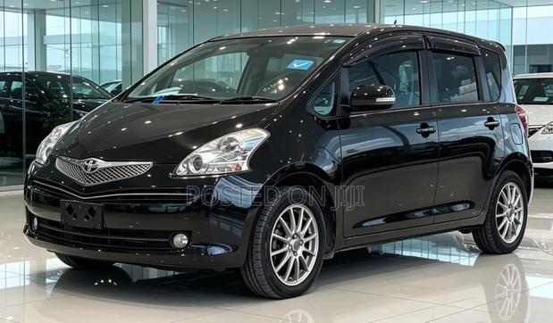 Toyota Ractis 2009 Black