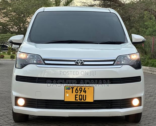 Toyota Spade 1.5 2013 White