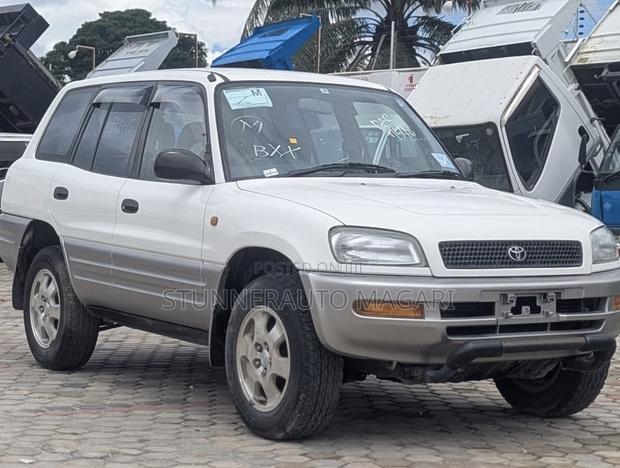 Toyota RAV4 Automatic 2000 Pearl