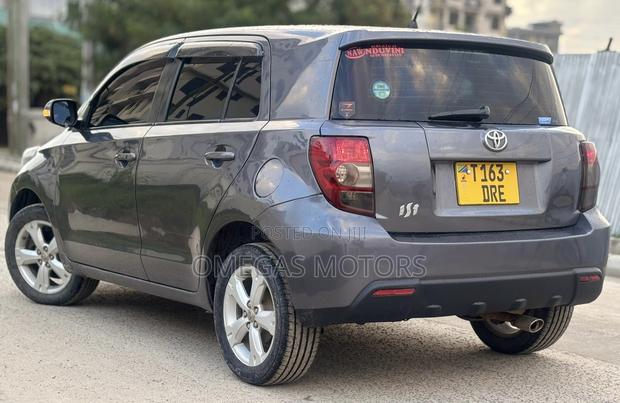 Toyota IST 2007 Gray