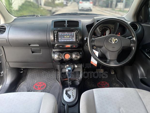 Toyota Ractis 1.3 FWD 2005 Silver