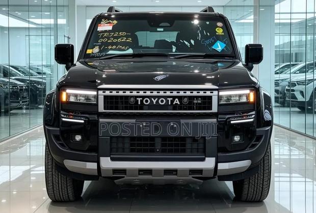 Toyota Land Cruiser Prado 2022 Black