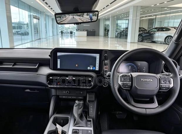 Toyota Land Cruiser Prado 2022 Black
