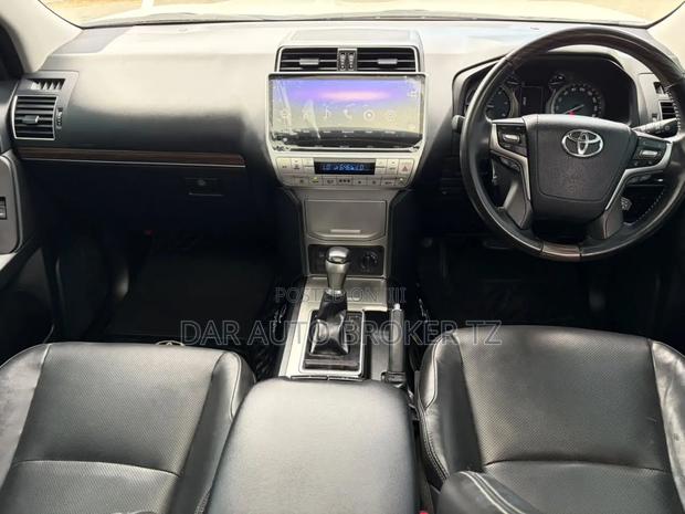 Toyota Land Cruiser Prado 2018 White