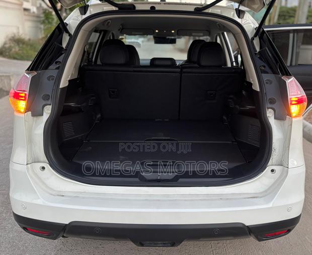 Nissan X-Trail 2.0 Petrol FWD 2015 Pearl