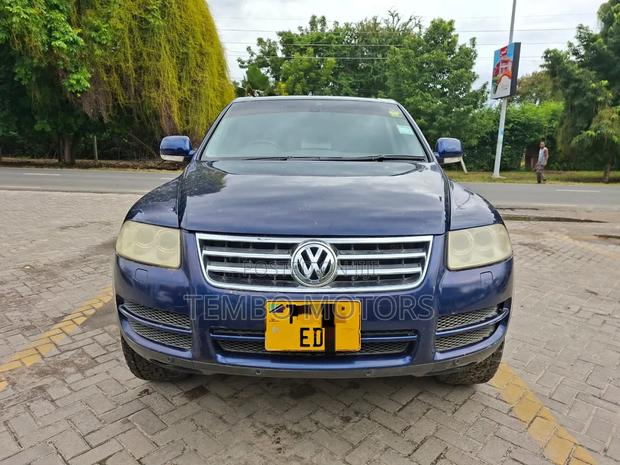 Volkswagen Touareg 2005 Blue