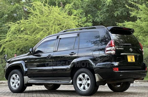 Toyota Land Cruiser Prado 2006 Black