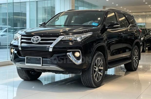 Toyota Fortuner 2018 Black