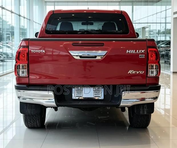 Toyota Hilux 2021 Maroon