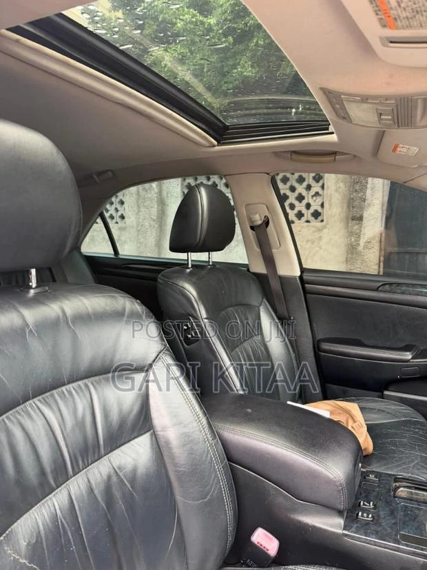 Toyota Crown 2006 Black