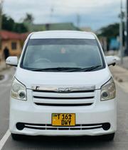 Toyota Noah 2008 White for sale