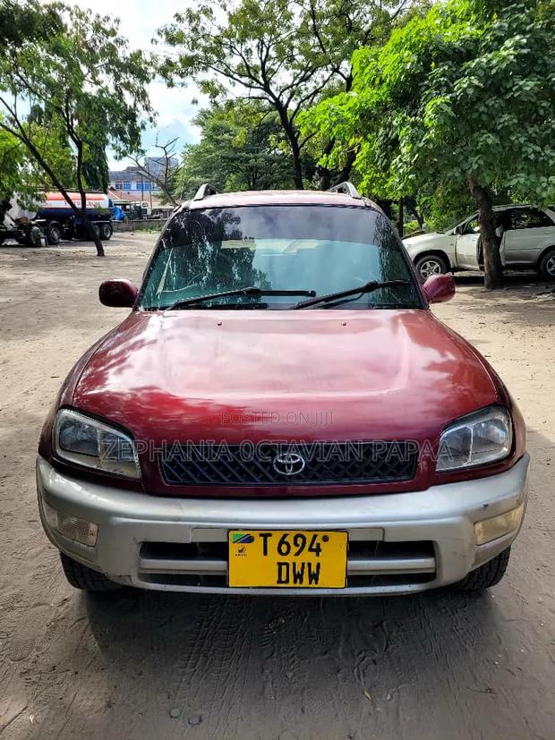 Toyota RAV4 1999 Red