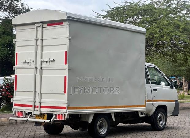 Toyota TownAce 2006 White