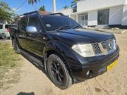 Nissan Navara 2.5 dCi 4x4 2007 Black for sale